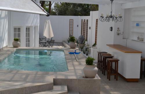 Woodmead Casa | 15 Woodmead Suites