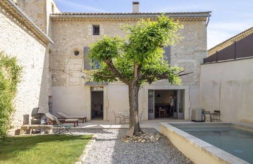 Saint-Hilaire-d'Ozilhan Villa | 150 m² Villa ∙ 3 habitaciones ∙ 6 huéspedes