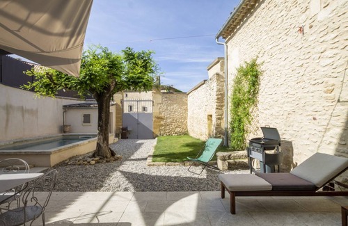 Saint-Hilaire-d'Ozilhan Villa | 150 m² Villa ∙ 3 habitaciones ∙ 6 huéspedes
