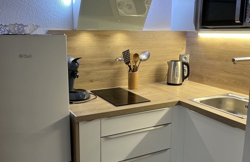 Frejus Port Apartamento | 150 m from the beach, superb studio with basement parking