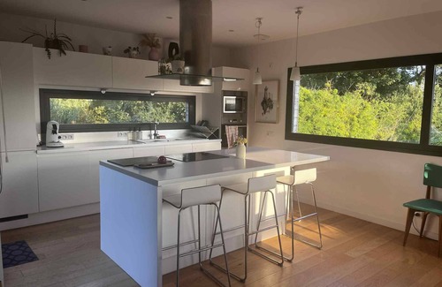 Landunvez Casa | 150 m² wooden family house with 3 terraces, close to the sea and surf spots!