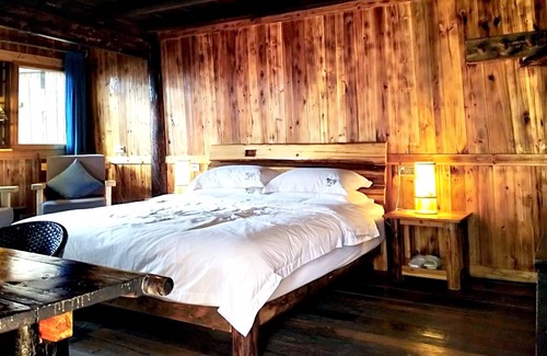 Sanjiang Dong Autonomous County Otro | 150 años de edad auténtica familia amigable étnica Dong Village Wood House