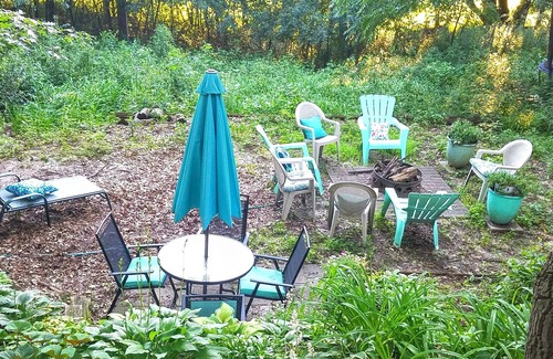 Eden Prairie Apartamento | 1500 square foot Wooded Walkout Retreat with YEAR ROUND HOT TUB on Golf Course