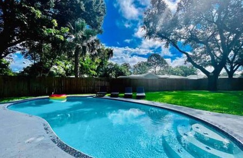 East Tampa Casa | 1504 E McBerry St · Beautiful 3BR Tampa Home W/ Pool AND Pool Table!