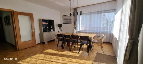 Sahlkamp Apartamento | 150qm-6 Rooms-Free Privat Parking-2 Bathrooms-Wifi-Yihapartment