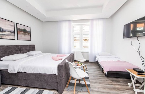 Old Town Apartamento | 150sqm Apartment with 4 units! GREAT FOR GROUPS