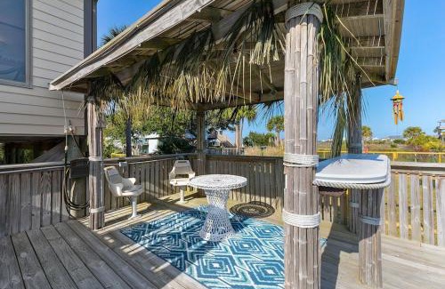 Folly Beach Casa | 1511 Forrest Ave - Sea Caught The Katy - Private Pool- Ocean View