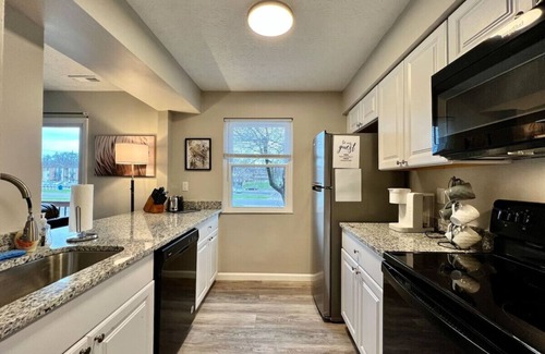 Middletown Condominio | 1520 E Bonita · TWO Bedroom in Middletown w FREE Private Laundry