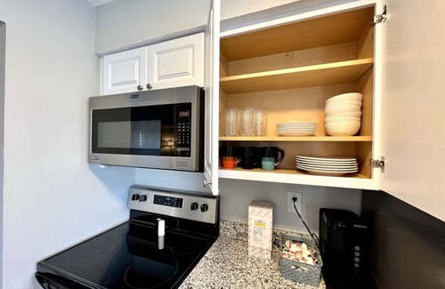 Middletown Apartamento | 1520 G Bonita · TWO Bedroom Remodeled Middletown w Private Laundry