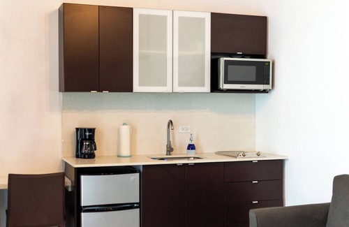Mercado Apartamento | 153 Luna by Stay with Bear