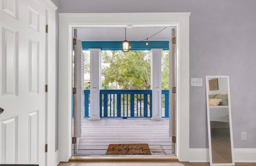 Urban Core Casa | 1537- 1 Mile to Vystar, Dailys, Arenas, Entertaining, Pet Friendly, Sleeps 10