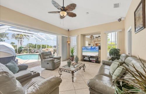 South Gulf Cove Casa | 15432 Aribe