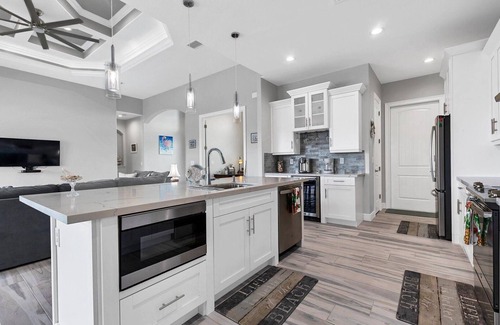 South Gulf Cove Casa | 15528 Melport Circle