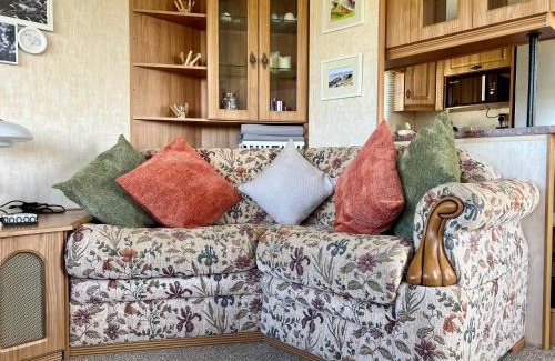 Tywyn Otro | 157 Amour Caravan