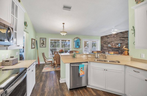 South Gulf Cove Casa | 15736 Lakeland Circle