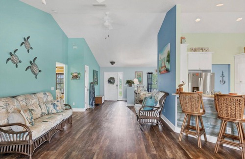 South Gulf Cove Casa | 15736 Lakeland Circle