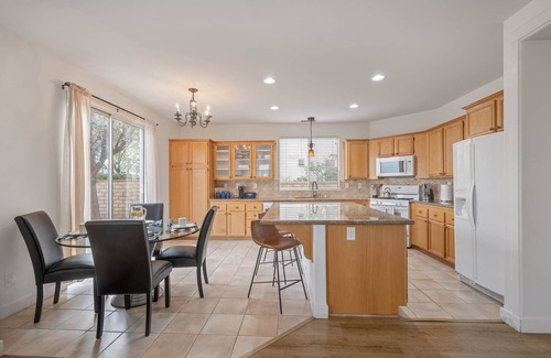Castaic Casa | 158 Majestic views with 4 bedrooms near Magic Mountain