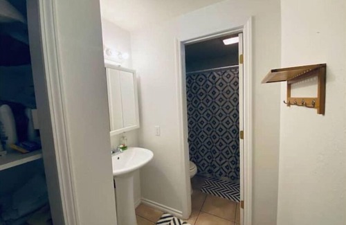 Quincy Condominio | #159 Condo near large pool & shuttle to Gorge Amp-book separately