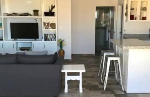 El Pescadero Condominio | 15C New Top Floor 2BR 2BA with Spectacular Views