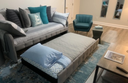 Weaverville Apartamento | 15min from downtown. Perfect couples vacation, Porch, patio. Pet-friendly!