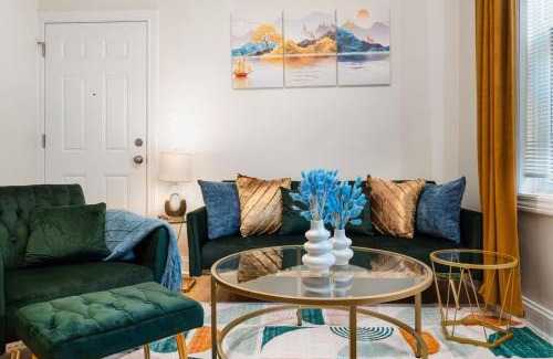 East Garfield Park Apartamento | 15mins DT Wicker Park Gem Sleeps 7 FreePark