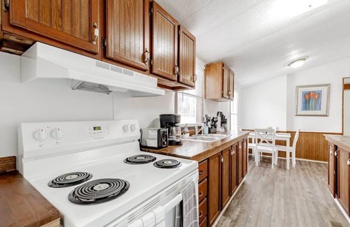 West Columbia Casa | 15mins to Downtown- Adorable on Taylor, Both Units