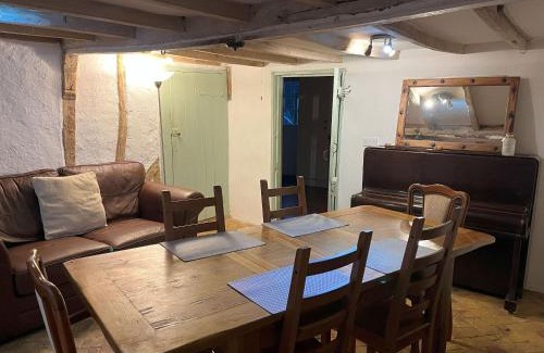 Cambridge Casa | 15th Century Thatched Cottage