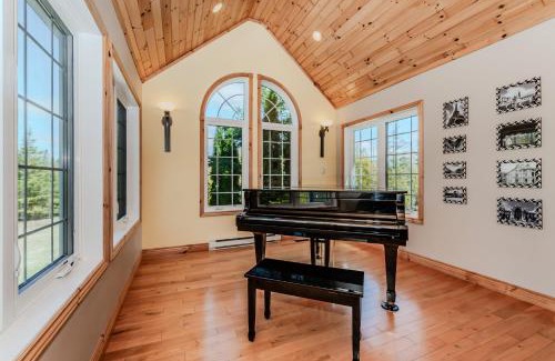 Northern Bruce Peninsula Casa | 16 Acre Bruce Peninsula Forest Escape