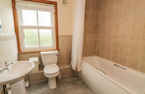 Uphall Cabaña | 16 KNIGHTSRIDGE HOUSE in Livingston