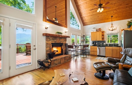 Weaverville Casa | 16 mi to DT, Hot Tub, Fire Pit, FP, Secluded