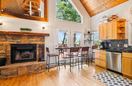 Weaverville Casa | 16 mi to DT, Hot Tub, Fire Pit, FP, Secluded