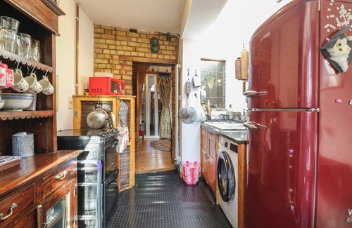 Cambridge Cabaña | 16, pet friendly, character holiday cottage in Cambridge