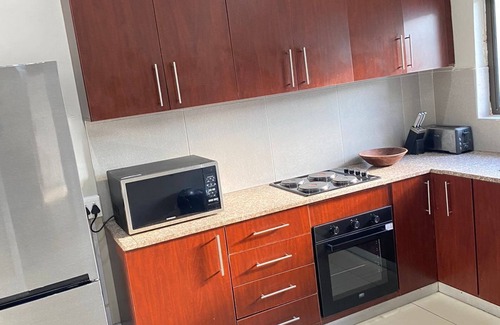 Windermere Casa | 16 sleeper house, 5 minutes to Moses Mabhida Stadium North Beach & Florida Road