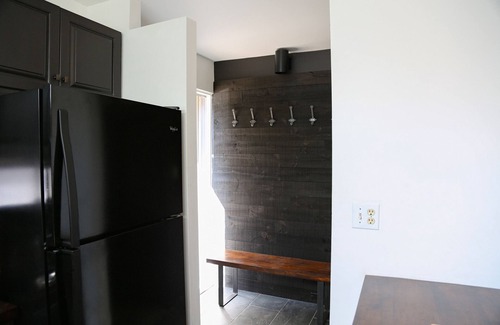 Warren Condominio | 16 Village Run... 2 Bedroom Condo by RedAwning