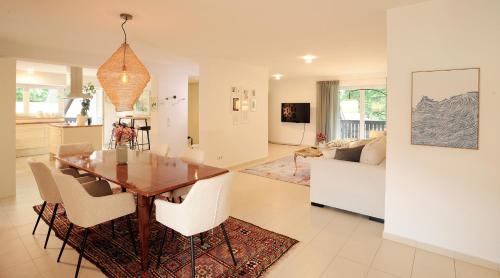 Freilassing Apartamento | 160qm Wohnung mit Balkon nahe Salzburg - Freilassing 2 Schlafzimmer, 2 Bäder