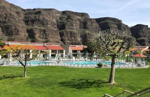 Quincy Condominio | #162 Condo near large pool & shuttle to Gorge Amp-book separately