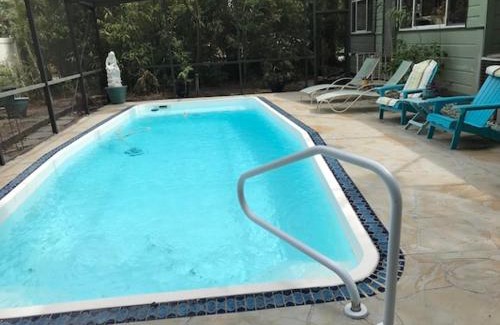 St. Petersburg - Clearwater Apartamento | 1620 - 5-Room Apt. with Pool & Gardens , Near Downtown