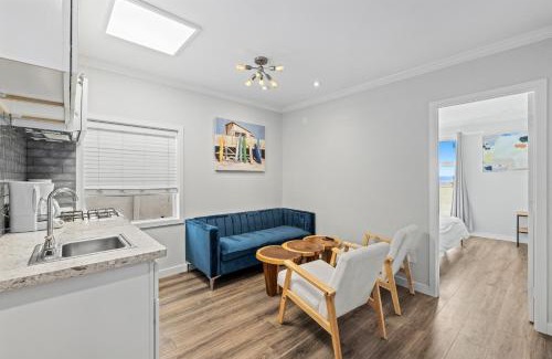 Balboa Peninsula Casa | 1628 West Oceanfront Oasis 7