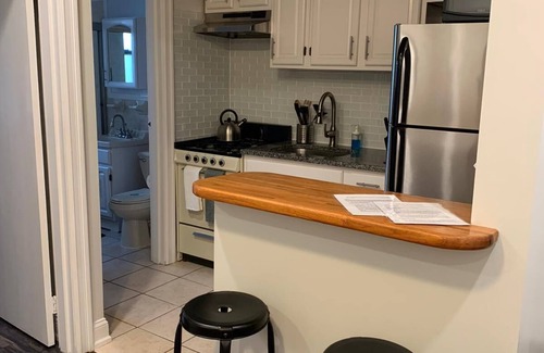 Industry Apartamento | 1631 1D · Asombroso 1bed Apt / 20 min a NYC-Parking Disp.