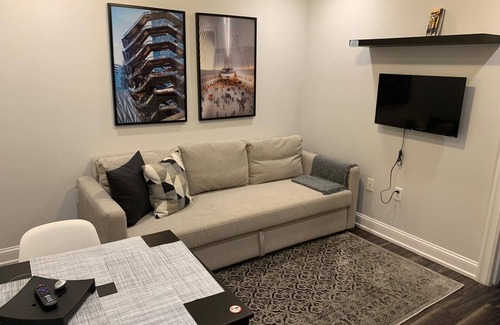 Industry Apartamento | 1631 1D · Asombroso 1bed Apt / 20 min a NYC-Parking Disp.