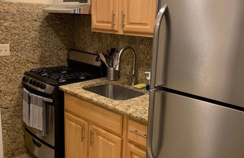 Industry Apartamento | 1631 5B · Magnífico apartamento de 2 camas.- 20 minutos a Nueva York / Estacionamiento disponible.