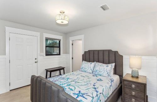 Gulf Breeze Casa | 1639 Stanford Rd