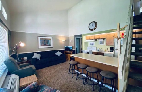 Quincy Condominio | #168 Condo near large pool & shuttle to Gorge Amp-book separately