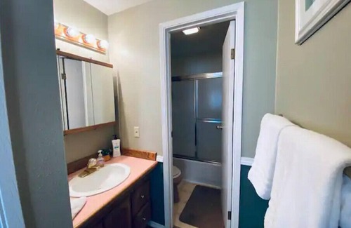 Quincy Condominio | #168 Condo near large pool & shuttle to Gorge Amp-book separately
