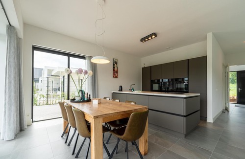 Zeewolde Casa | Amplia villa de 16p sobre el agua en Zeewolde