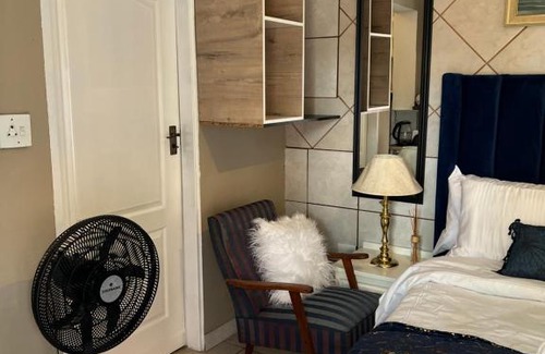 Rooihuiskraal Casa | 17 Byvanger Luxury Home Deluxe Queen Suite Room 1