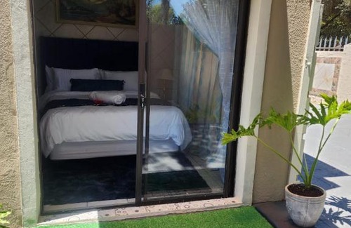 Rooihuiskraal Casa | 17 Byvanger Luxury Home Deluxe Queen Suite Room 1