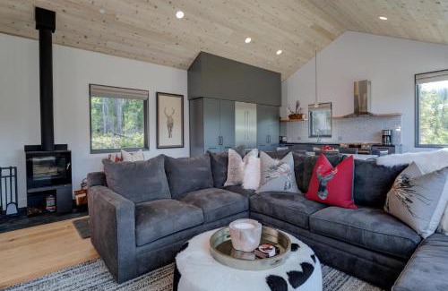 Big Sky Casa | 17 Lake Cabin by Moonlight Basin Lodging