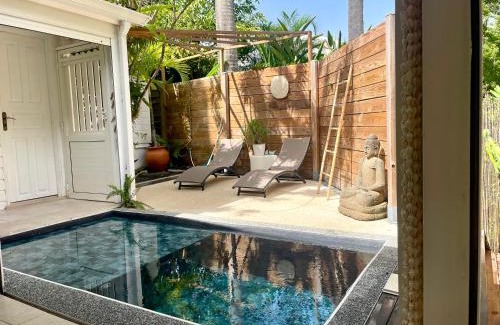 Sainte-Anne Casa | 17 Les Palmes - Maison de charme - Piscine privée et accès plage