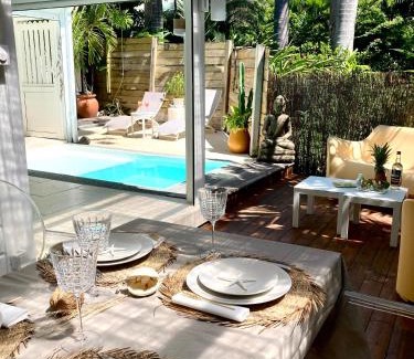 Sainte-Anne Casa | 17 Les Palmes - Maison de charme - Piscine privée et accès plage